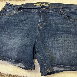 Old Navy EUC boyfriend shorts. Size 14. Buyer pays shipping $25 OBO